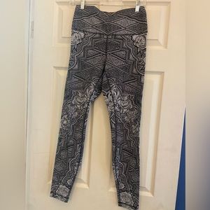 Lululemon leggings size 8